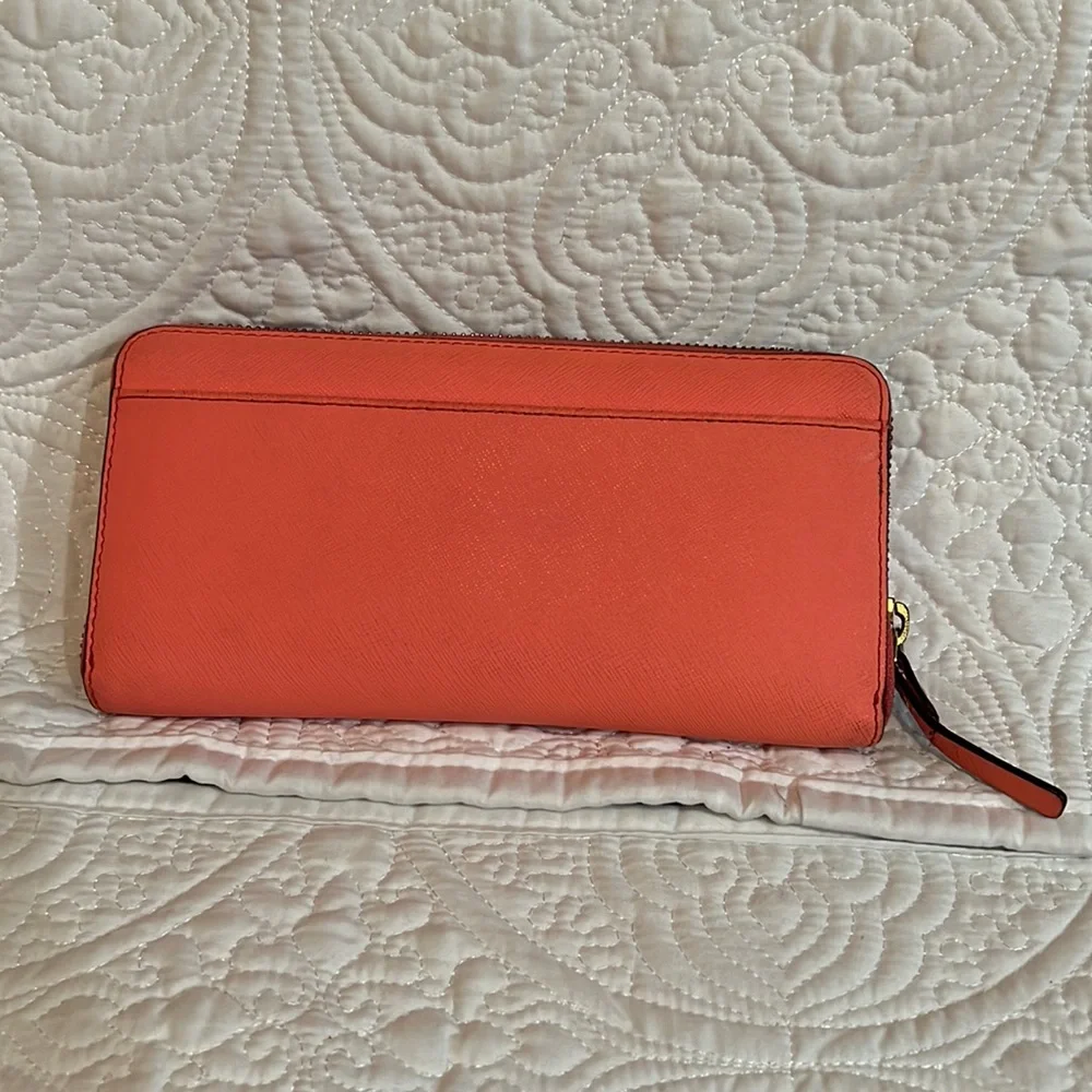 Kate Spade large‎ zip up wallet